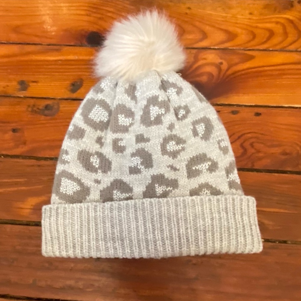 Gray Leopard Print Toboggan Beanie Winter Hat Size Large/XL